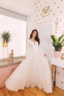 Dress wedding designer with sleeves