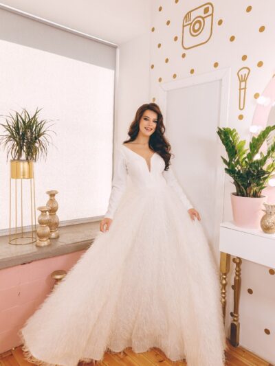 Dress wedding designer with sleeves