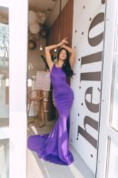 Dress fitted with train