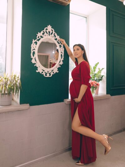 Dress With Slit Ot Bedra I Belt On Talii, Top Imitatsiya Zapah