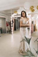 Fitted Dress Off-The-Shoulder With Pattern Made Of White And Gold Sequins