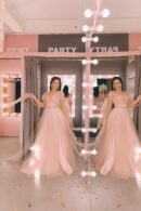 Tulle lace-up dress with shoulder trains