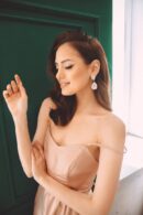 Delicate dress made of dense satin caramel