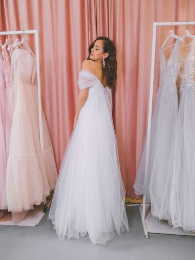 Full-Skirt Tulle Dress With Shoulder Trains
