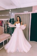 Lace-Up Corset Wedding Dress With A Fixed Peach Cape
